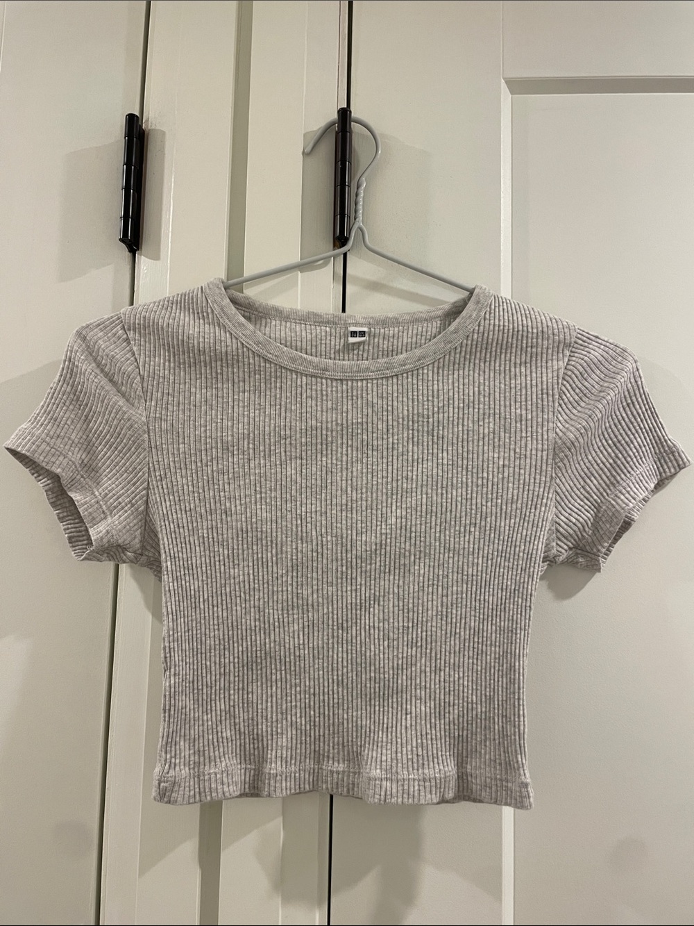 Uniqlo Ribbed Short Sleeve Crop Top